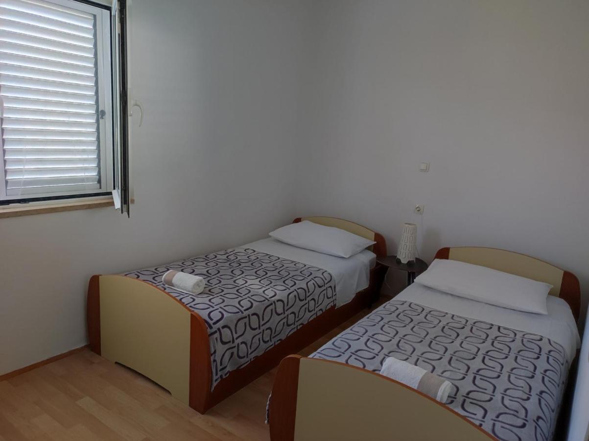 Apartments Kampor Damira Rab Town Dış mekan fotoğraf